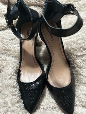 Style & Co. Black Pointed-Toe Ankle-Strap Heels